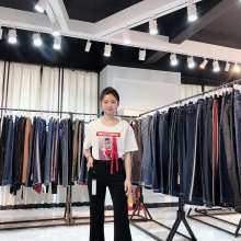 广州漫天映雪服饰展示厅 时尚服饰的供应宝库